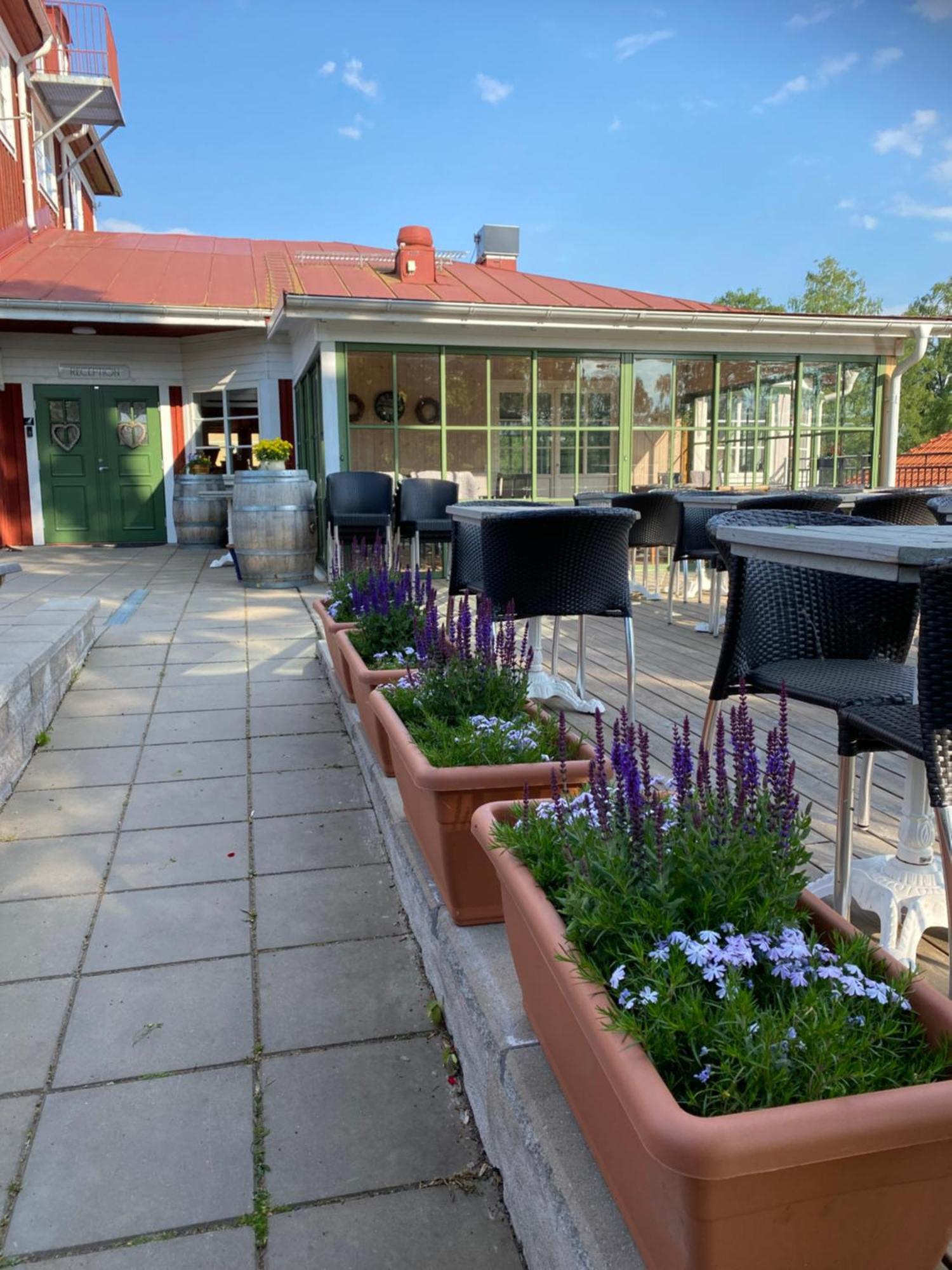 Smalandsgarden Hotel Granna Exterior photo