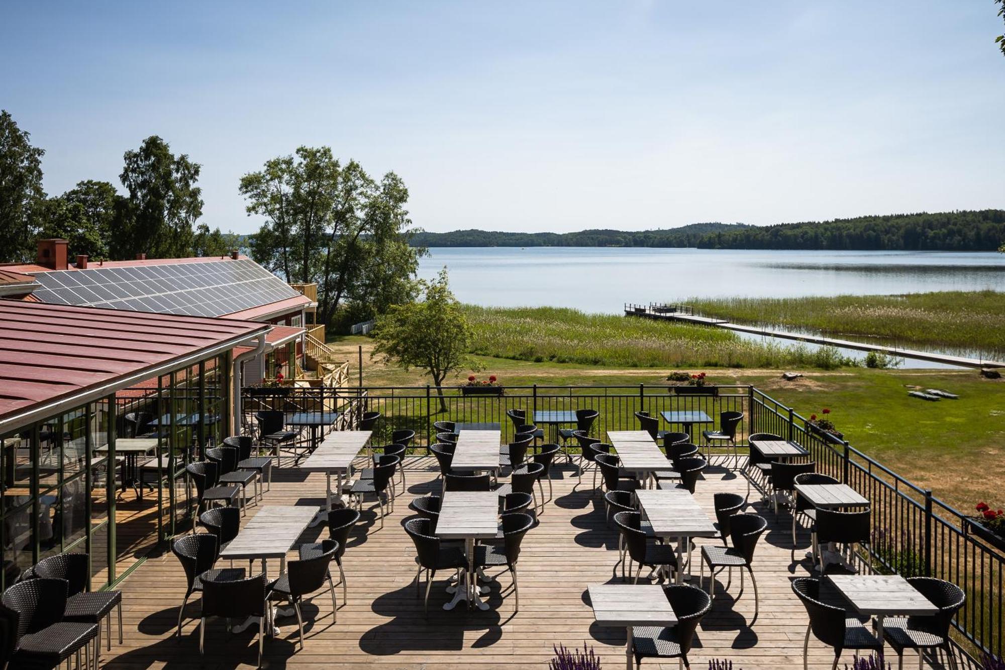 Smalandsgarden Hotel Granna Exterior photo